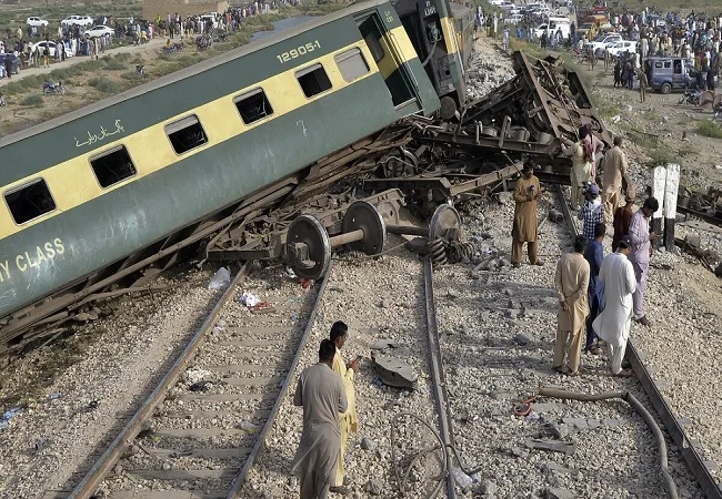 Jaffar Express train on its Quetta–Peshawar route. A powerful IED blast derailed six coaches near Sultan Kot in Sindh province.