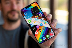 A new survey reveals that smartphone users value battery life more than cameras, performance, or AI features. (Image: AI generated)